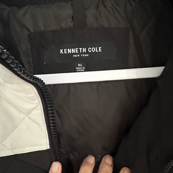Men’s Kenneth Cole Quilted Diamond Jacket w/hood
XL - Picture 4 of 5